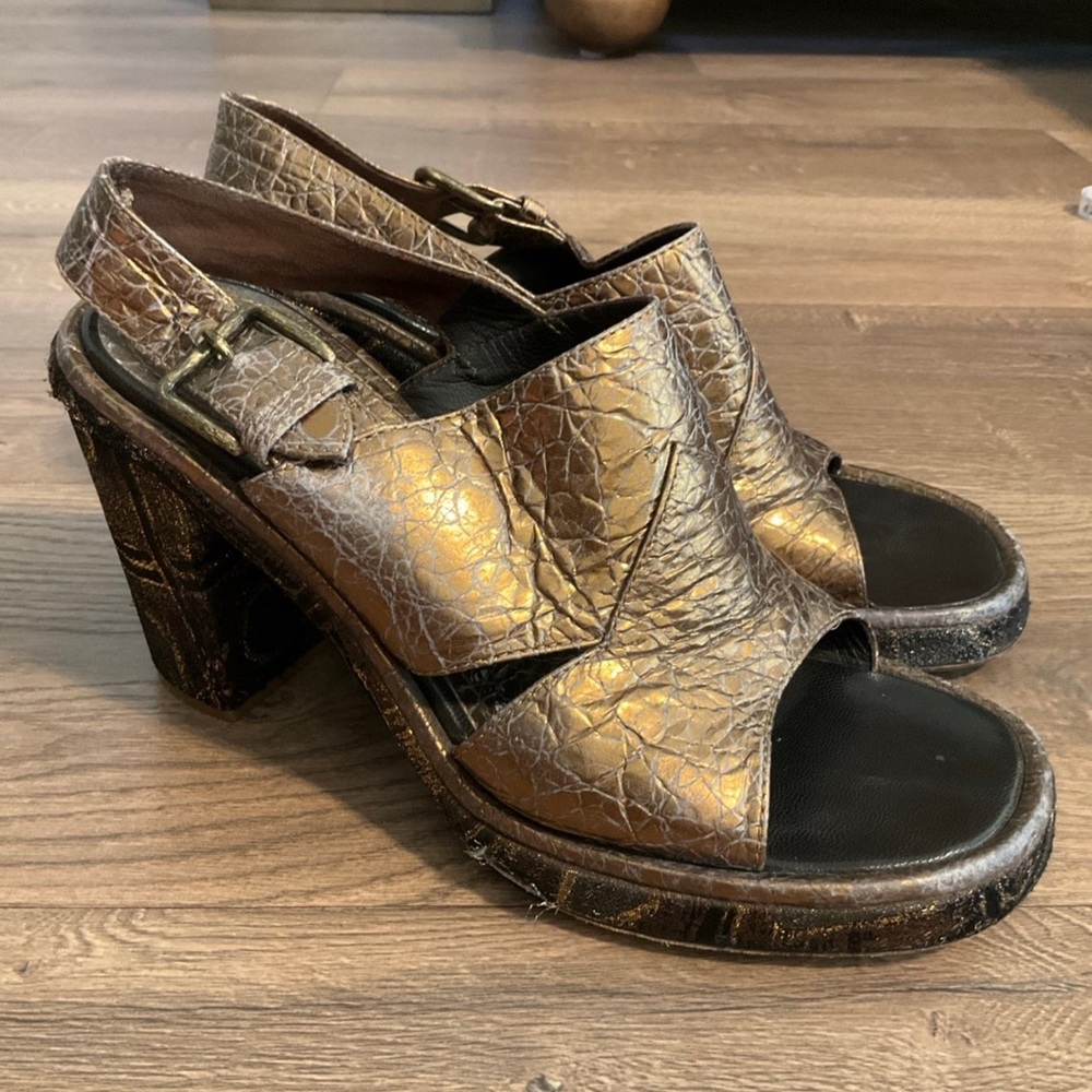 Rochas gold crackle block heel platform sandals, 9.5 / 40